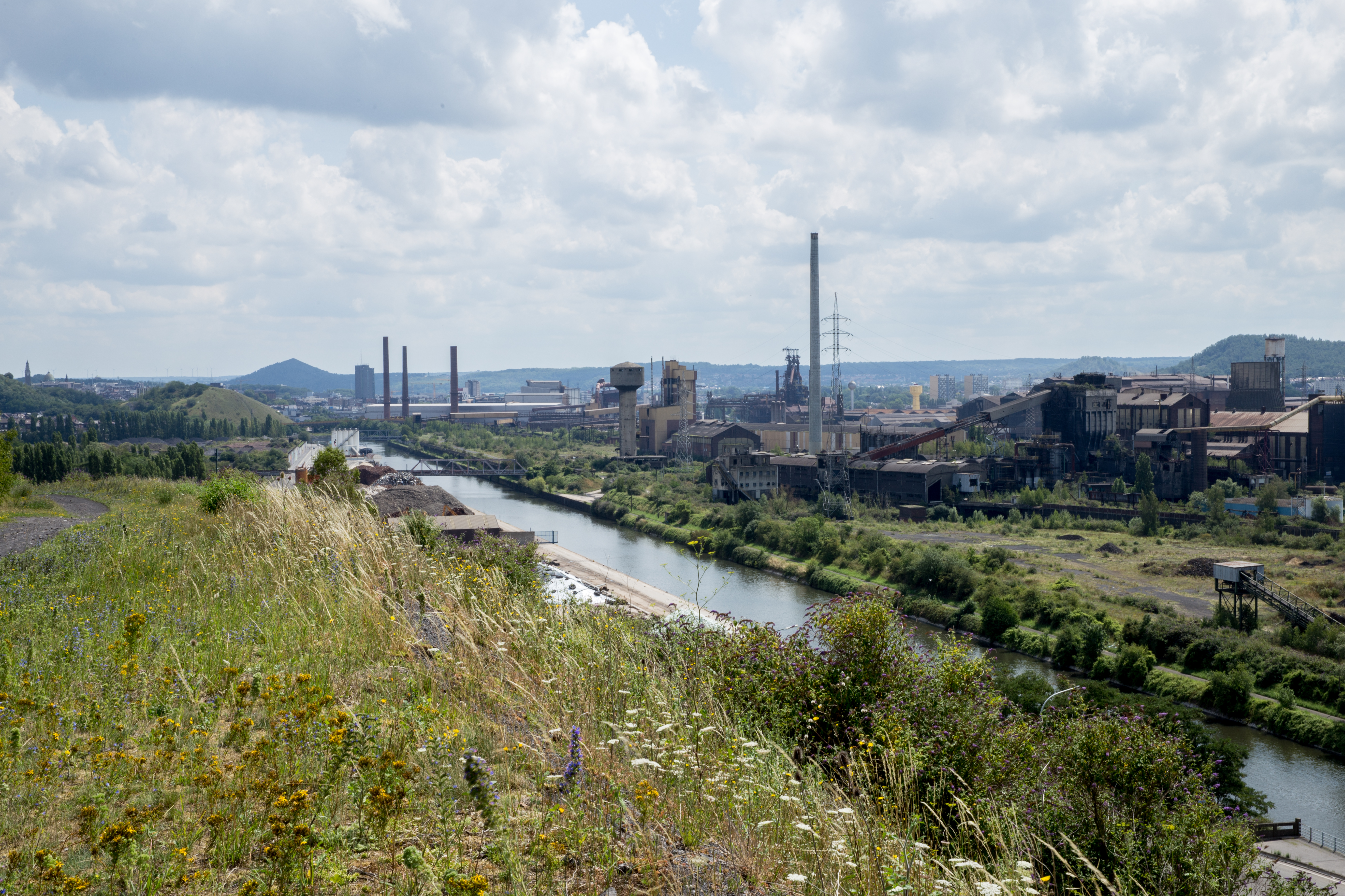 16 Depuis le terril Bayemont vers la vallée industrielle